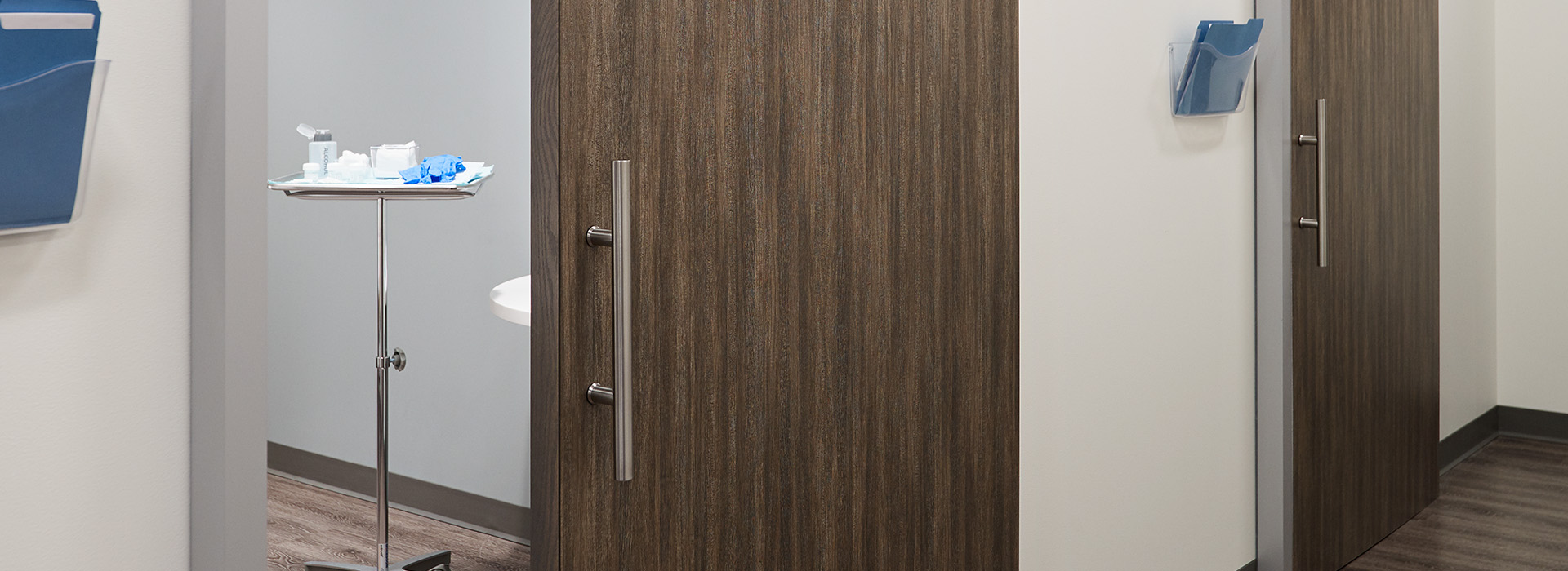 Formica® Brand Laminate Doors 8915-NG Walnut Fiberwood 
